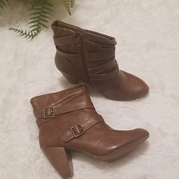 MUDD Breneen Brown Multi Strap Ankle Boots - Picture 3 of 9